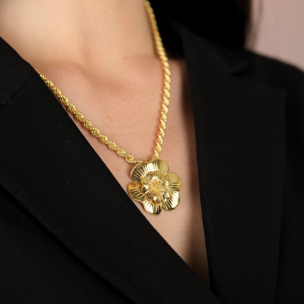 Necklace There Goes the Flower of Amália in Gold Plated Silver 