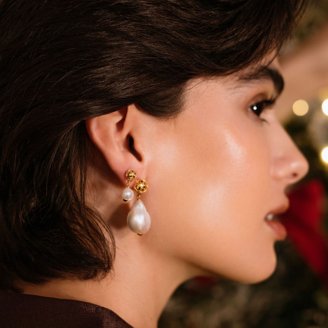 Earrings Viana's Conta in 19,2Kt Gold with Baroque Pearls