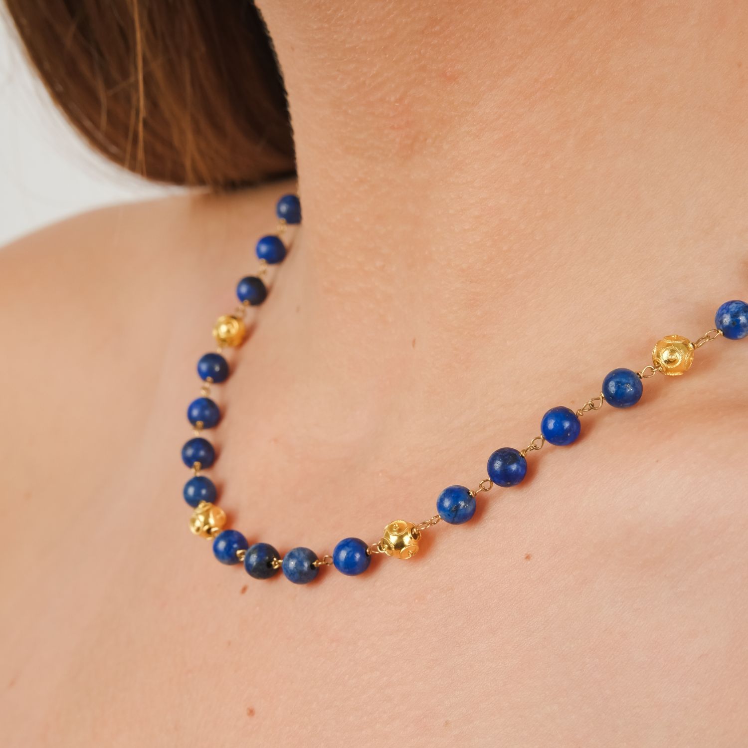 Necklace Viana's Contas in 19,2Kt Gold with Lapis Lazuli 