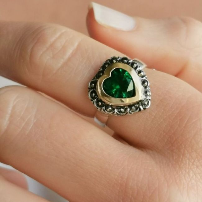 Anillo Vintage Verde de Plata y Oro 